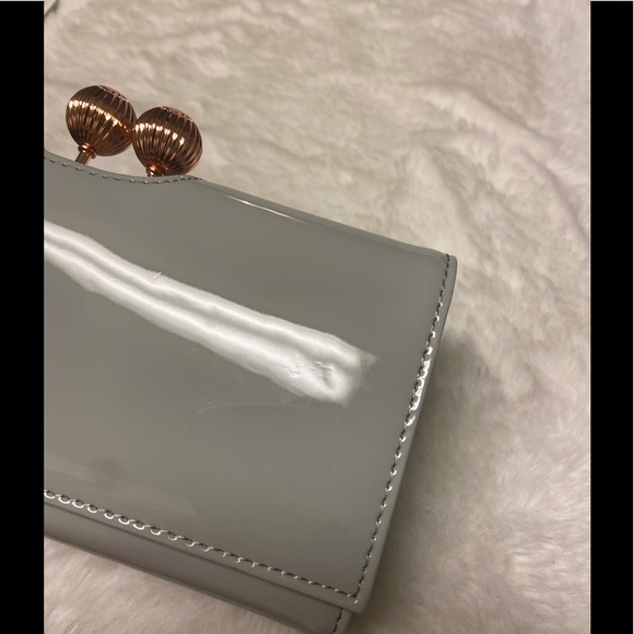 NWT! Yes Baker London Grey (mint green) Wallet - Picture 12 of 14